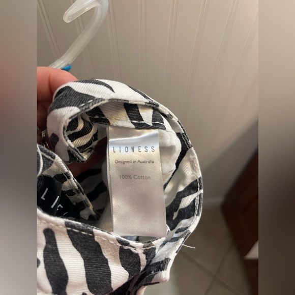 Lioness Zebra Striped Pants Size XL - Picture 5 of 5